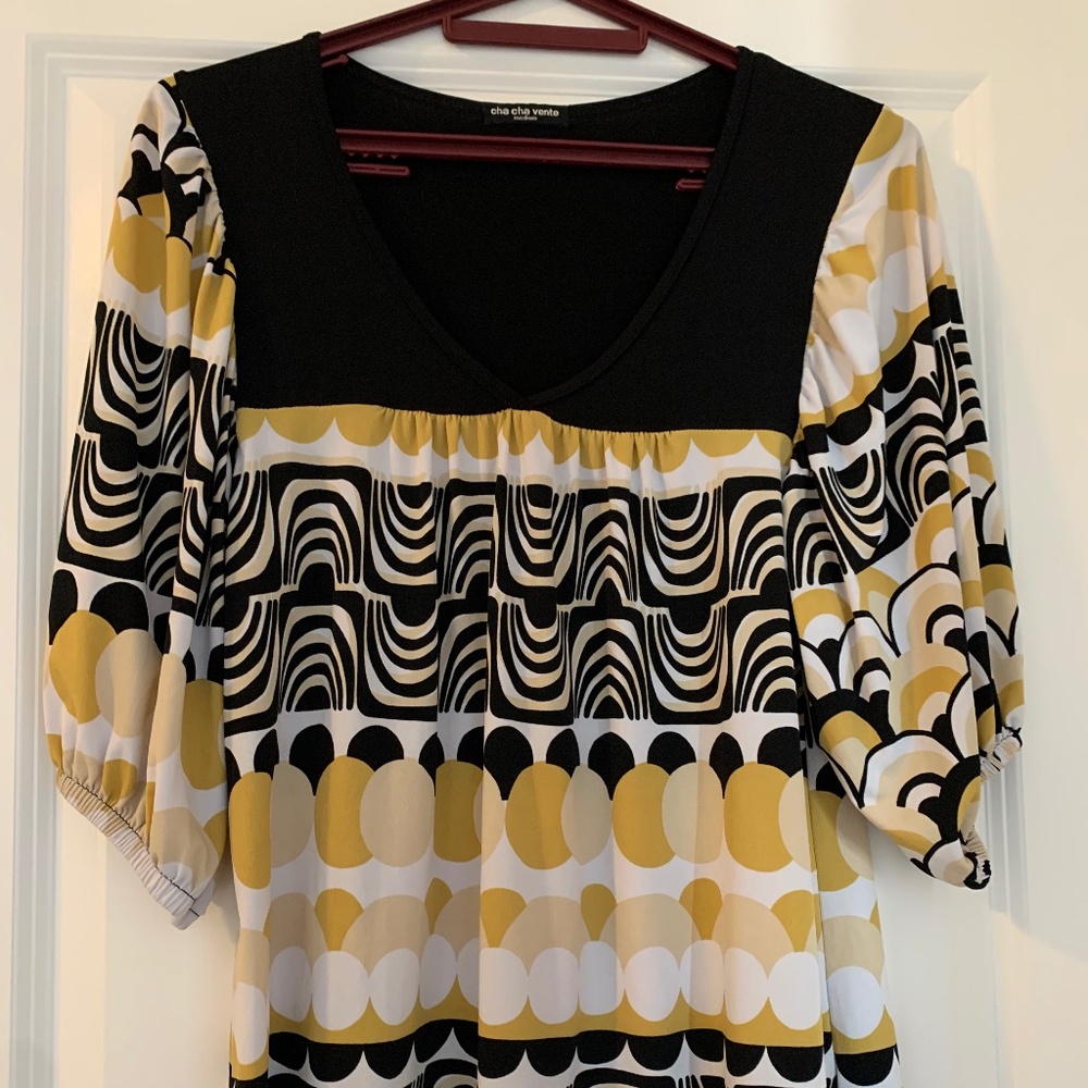 Black and marigold top, medium